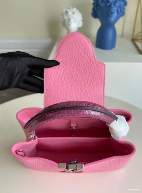 Rep ladies LOUIS CAPUCINES VUITTON BB 0621